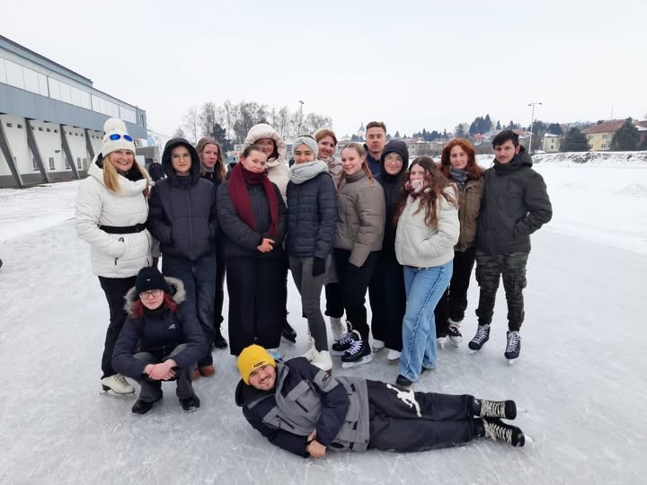 N1 si v tělocviku odskočila na led ⛸️❄️