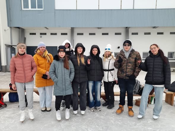 KC1, C2, KČ3  bruslili na oválu ⛸️❄️